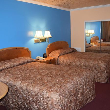Fort Eustis Inn Ньюпорт-Ньюс Екстер'єр фото