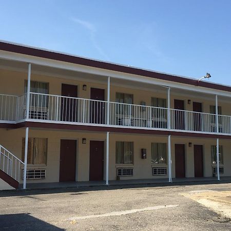 Fort Eustis Inn Ньюпорт-Ньюс Екстер'єр фото