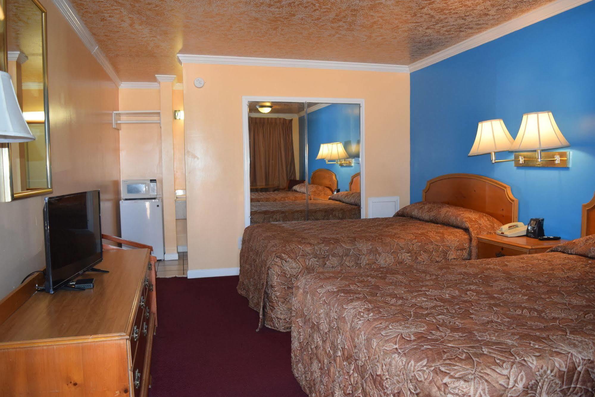 Fort Eustis Inn Ньюпорт-Ньюс Екстер'єр фото
